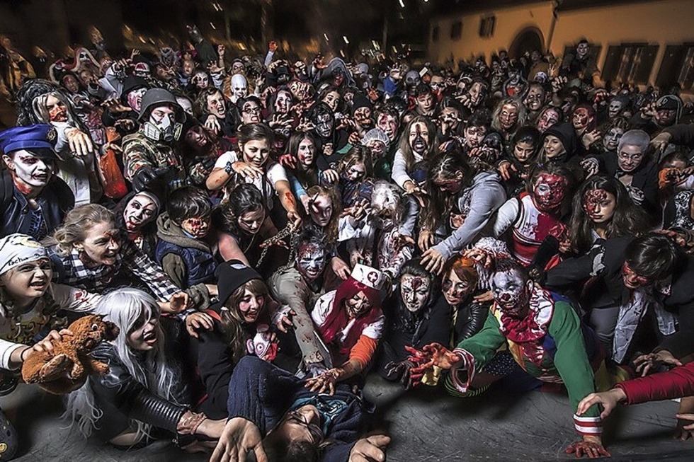 Am Samstag, 1. November, findet ab 18 Uhr der Zombie Walk in Basel statt. Treffpunkt ist im Garten der Mana Bar, Gterstrae 99. - Badische Zeitung TICKET