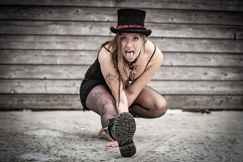 Cynthia Nickschas & Friends - Songwriterin von Format mit aktuellem Album „ Is� halt so!“ - F�rth - 21.02.2026 20:00