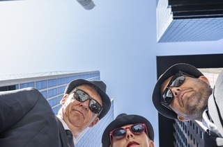 Tr auf, Tr zu- von Ingrid Lausund