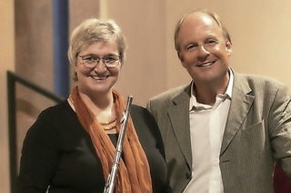 Die Fltistin Susanne Ramm-Weber und der Pianist Jens Rosteck musizieren in einer Benefiz-Soire im Haus an der Stiftskirche