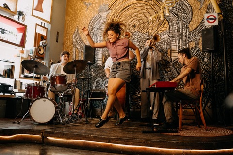 Social dance x Salsa - Frankfurt am Main - 06.12.2025 17:00