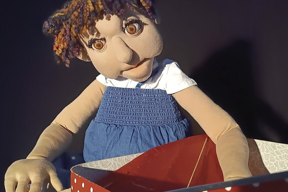 Das Mdchen mit dem Koffer feiert Premiere im Freiburger Vorderhaus der Fabrik - Badische Zeitung TICKET