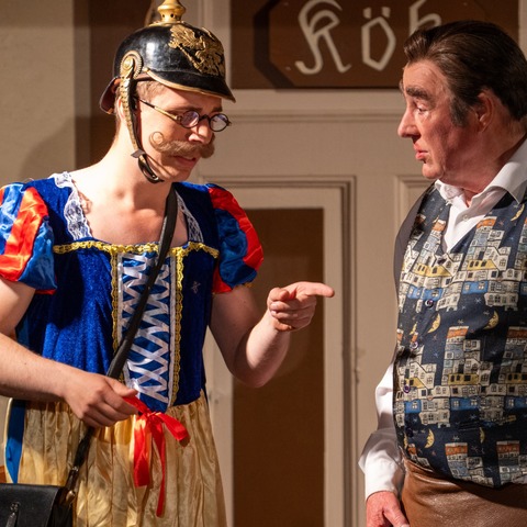 Die Heiden von Kummerow - „Alles M�ller, oder ... wie?“ - Derni�re - Heidenspa� mit viel Pl�santerie! - Born a. Dar� - 28.08.2026 19:30