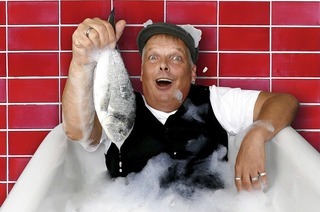 Michel Link prsentiert in der Gterhalle in Gutach-Bleibach sein neues Programm "Mein lieber Scholli"