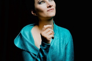 Anna Prohaska  Behind the Lines