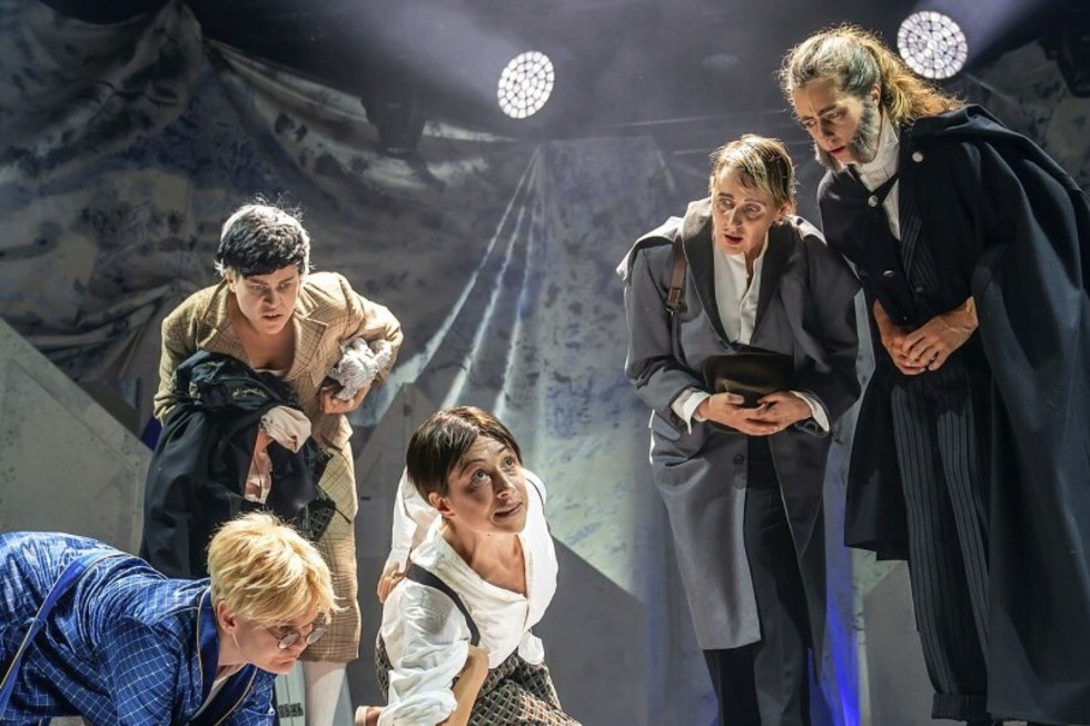 Die Bhnenadaptation des Romans Empusion ist ab dem 15. November wieder auf der Kleinen Bhne in Basel zu sehen. - Badische Zeitung TICKET