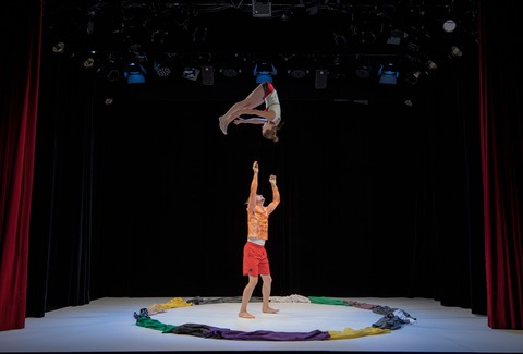 Josh & Clo� - Dual - Zeitgen�ssischer Zirkus - Reutlingen - 19.04.2026 19:00