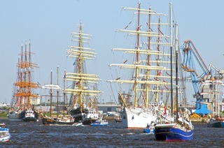 HAMBURG - Sonderzug zum 837. Hafengeburtstag