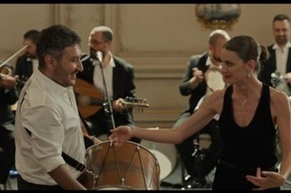 Soyut Disavurumcu Bir Dostlugun Anatomisi Veyahut Yan Yana