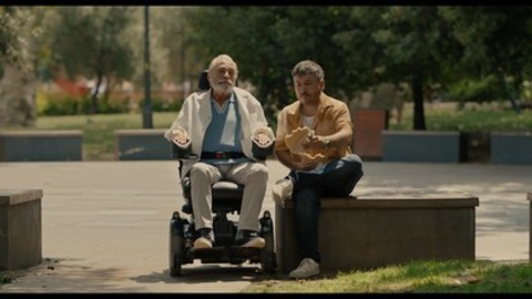 Soyut Disavurumcu Bir Dostlugun Anatomisi Veyahut Yan Yana - Kehl - 22.11.2025 16:40