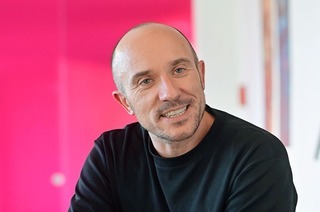 Wie tickt der neue Theaterintendant Felix Rothenhusler? Live-Talk im Caf Hermann &#8211; seien Sie dabei!