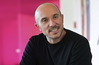 Wie tickt der neue Theaterintendant Felix Rothenh�usler? Live-Talk im Caf� Hermann – seien Sie dabei!