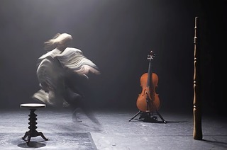 Das Zirkusstck &#8222;Tornado's Eye&#8220; luft im Kammertheater des Freiburger E-Werk