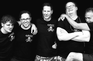 Mit Hardrock, Heavy Metal und Punk sorgt die Coverband Rabazz im Wagenrad in Sexau fr Stimmung