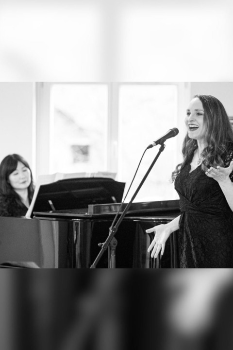 Esther Hock: Chansonabend - Chansons de la rose - Geschichten von der Liebe - Friedberg - 17.05.2026 18:00