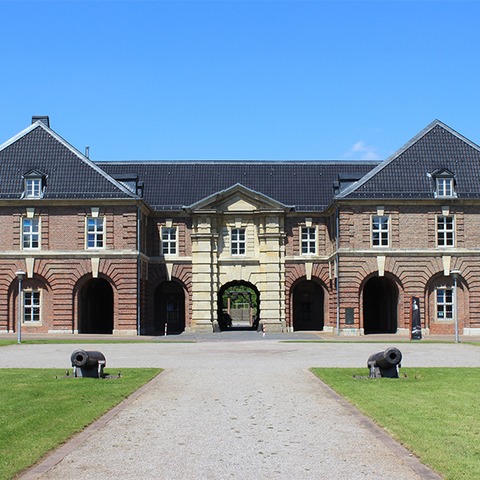 Rhein-Kultour: Wesel ahoi! Hinfahrt per Bus / R�ckfahrt per Schiff - Tageskreuzfahrten 2026 - Entdecken - M�lheim an der Ruhr - 08.08.2026 09:00