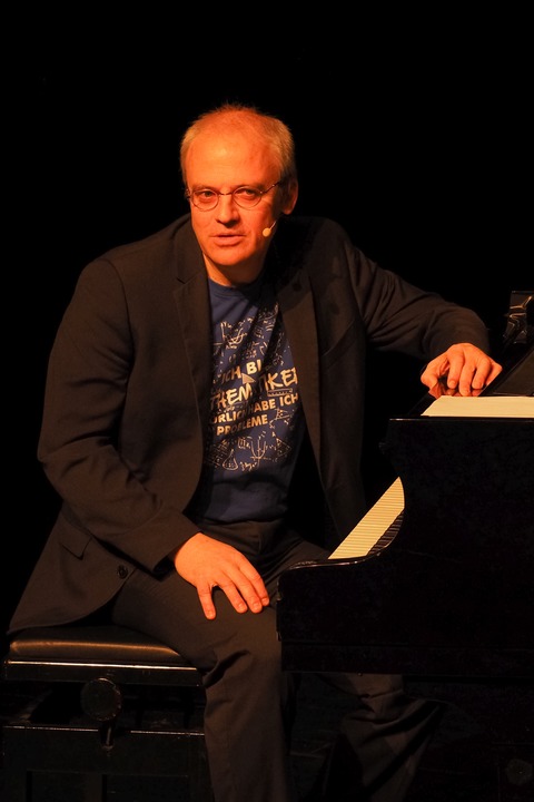 Prof. Timm Sigg - „Die formelhafte Welt des Math�-Profs“ - Urbach - 08.05.2026 20:00