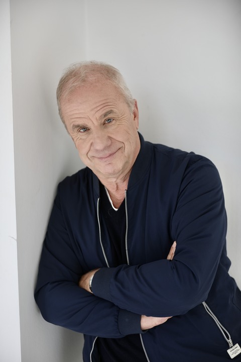 Hubertus Meyer-Burckhardt: Die Sonne scheint immer. F�r die Wolken kann ich nichts. - Cuxhaven - 10.11.2026 19:30