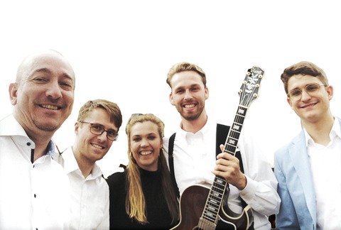 CHRIS HOPKINS meets the YOUNG LIONS - Swing Into Spring: von Frank Sinatra bis Louis Armstrong & beyond - K�ln - 13.03.2026 19:30