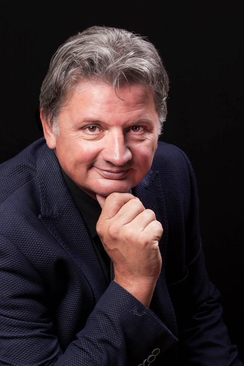 CHRIS HOPKINS� International Swing Stars feat. NICKI PARROTT - Swinging in Summertime - �ber den D�chern Hamburgs - Hamburg - 14.09.2026 19:30