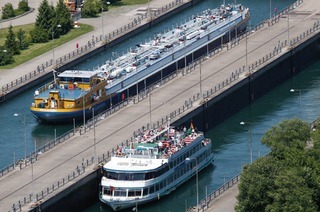 Brunchfahrt - Osterbrunch - Staustufe Iffezheim u. zur�ck, Schleusung unter Vorbehalt.