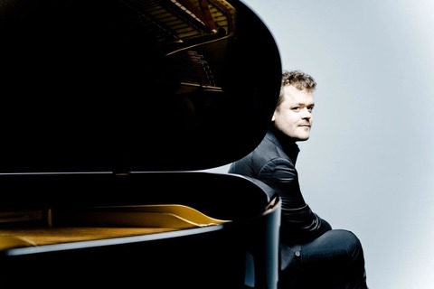 Benjamin Grosvenor, Klavier - Burgrieden - 22.03.2026 11:00
