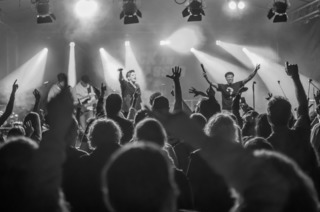 Dinner in white mit Drop out - Picknick mit Freunden