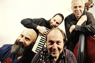 Das Quartett Bar Lafar reist im Lahrer Stiftsschaffneikeller von den 1940er Jahren in die Moderne