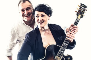 Voice & Strings - Musik & Antipasti - Steffi Denk und Hans „Yankee“ Meier mit neuer CD „Best of Stevie Wonder“