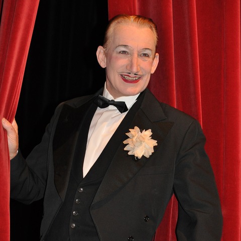 Ein Abend mit Robert Kreis! - Mit Charme, Eleganz und Wortwitz in die „Goldenen Zwanziger Jahre“. - Oranienburg - 06.11.2026 19:30