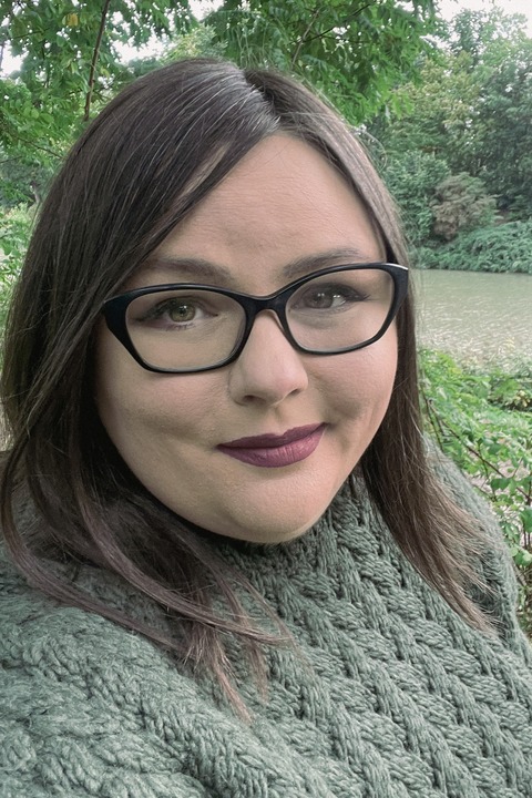 Emily B�hr liest aus ihrem neuen Roman „Gilded Ruin-Gods of New Olympia“ - Bremen - 06.05.2026 19:30