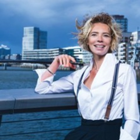 Christine Sch�tze - Also, mir w�r sie zu d�nn.. - MEINERZHAGEN - 10.04.2026 20:00