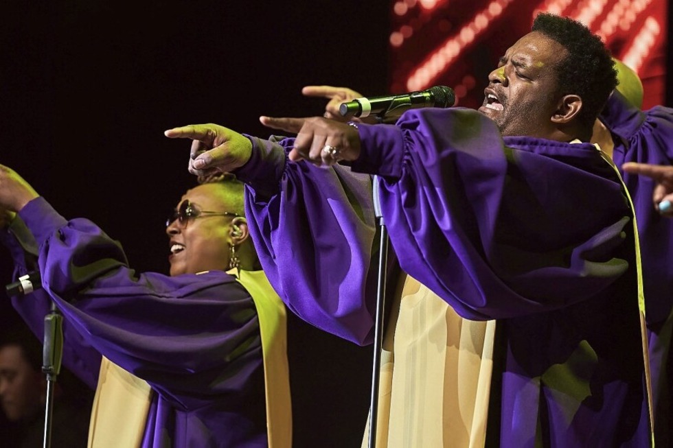 Stimmgewaltiges Gesangsensemble im Musical Theater Basel - Badische Zeitung TICKET