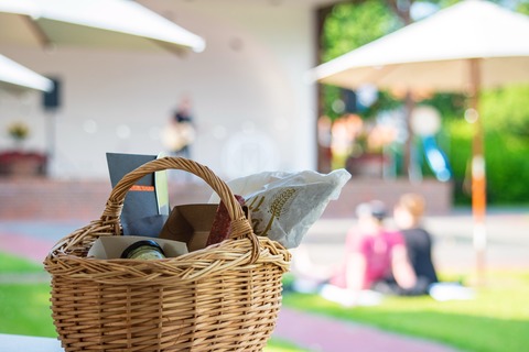 Picknickkorb Gretchen f�r Zwei (vegetarisch) / Einlass ab 19 Uhr / Nur in Verbindung mit wenigstens einer Eintrittskarte - Vegetarische Auswahl - Wangerland-Horumersiel - 12.06.2026 20:00