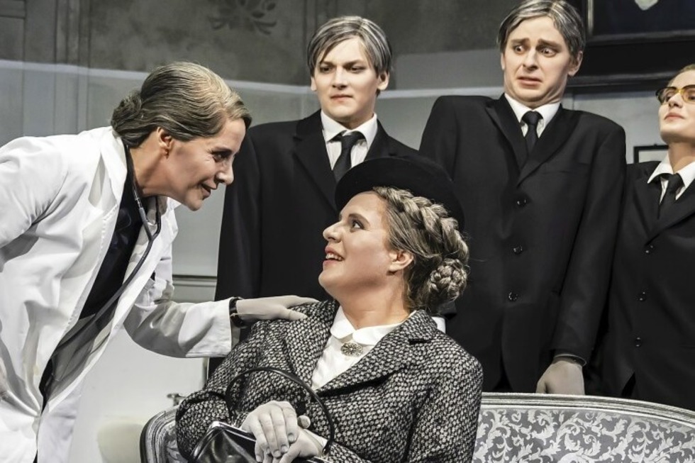 Am Samstag, 20. Dezember, l�dt das Theater Basel zu einer Vorf�hrung von "Die Physiker" ein. - Badische Zeitung TICKET