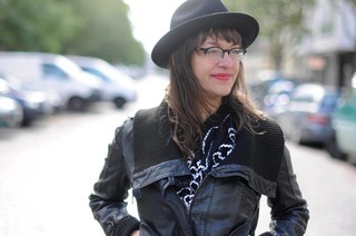 Ulli Lust: Die Frau als Mensch 2: Schamaninnen - Lesung und Gespr�ch mit Andrea Zimmermann in der Reihe Girl, Woman, Other