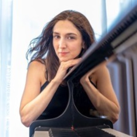 Julia Hamos - Klavierabend - HANNOVER - 11.12.2026 18:00