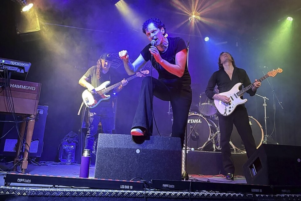 Beim Come together X-Mas Festival im Lahrer Schlachthof spielen Bands zugunsten der Aktion Weihnachtswunsch - Badische Zeitung TICKET