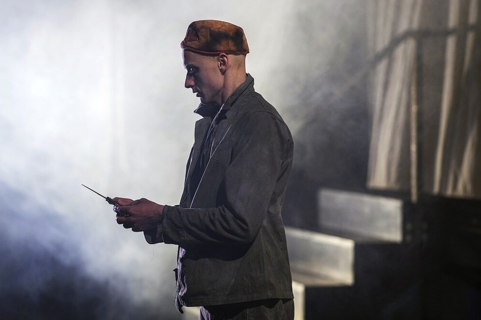 Das Theater im Marienbad zeigt an den Weihnachtstagen das St�ck „Krabat“ von Otfried Preu�ler - Badische Zeitung TICKET