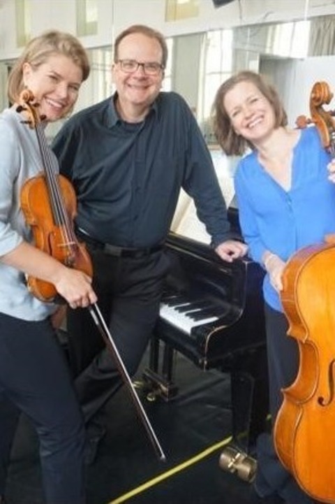 „Fantasiest�cke in Hoffmanns Manier“ auf Schloss Nennhausen - Konzertlesung mit Werken von E.T.A.Hoffmann, Beethoven und Schumann - Nennhausen - 25.04.2026 16:00