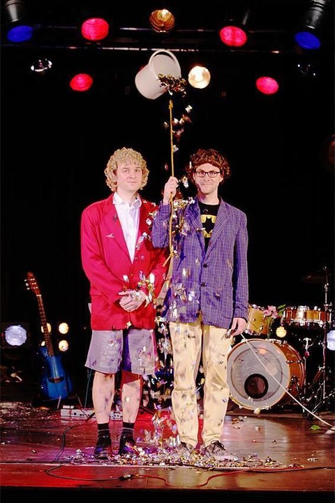 Z�rtlichkeiten mit Freunden - Die sch�nsten Momente - Dessau - 24.04.2026 19:30