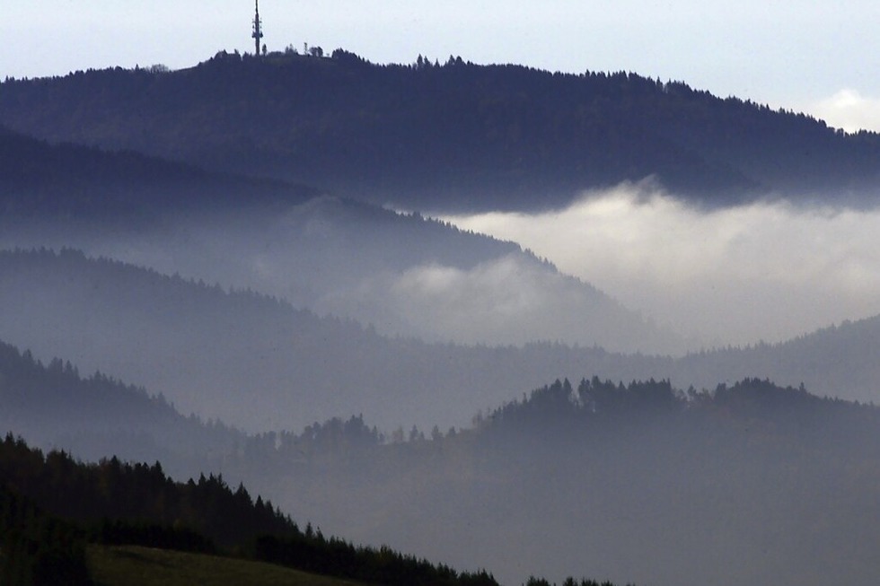 Der Belchen lockt bei winterlichen Temperaturen viele Besucher mit herrlichem Ausblick nach Frankreich, Schweiz und in den Schwarzwald. - Badische Zeitung TICKET