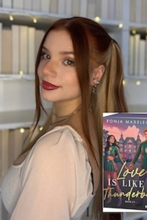 Lesung mit Ronja Madeleine zu LOVE IS LIKE A THUNDERBOLT, Moderiert von @books.with.jenny - Kassel - 18.05.2026 19:15