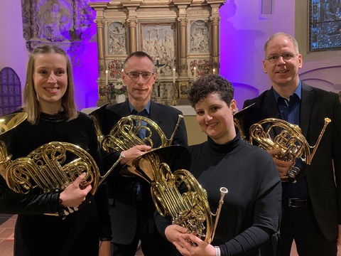 OPEN AIR: Von Klassik bis Jazz - Vier H�rner verzaubern beim Picknickkonzert im Schlosspark Nennhausen - Nennhausen - 21.06.2026 16:00