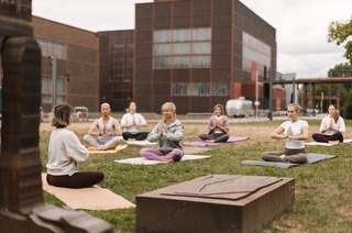 Yoga & Kunst - Eine Yogastunde auf Zollverein