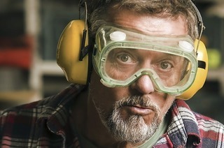 Uli Boettcher h�lt in der Kumedi in Riegel ein Loblied auf die Heimwerker