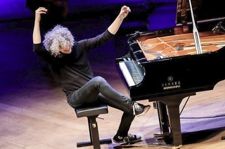 „Back to Life“ mit Giovanni Allevi wird im Kommunalen Kino Freiburg gezeigt