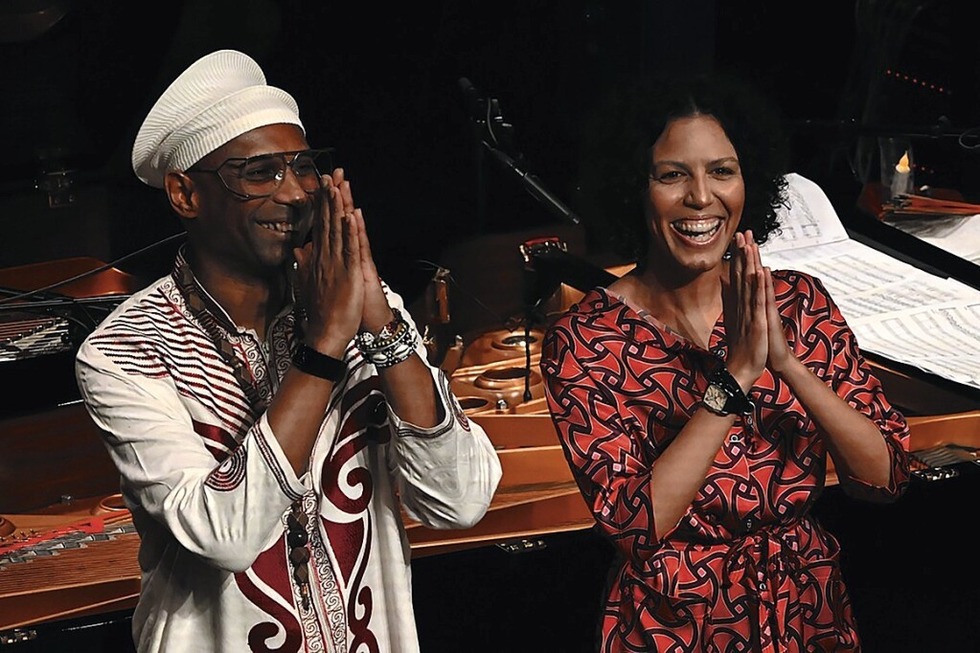 Marialy Pacheco und Omar Sosa gastieren mit ihrem Klavier-Programm "Manos" im Lahrer Parktheater - Badische Zeitung TICKET