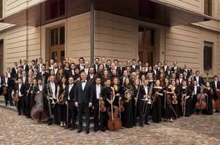 Sinfonieorchester Basel mit einer Auswahl von Gustav Mahlers Liedern und farbenfroher Tondichtung von Strauss