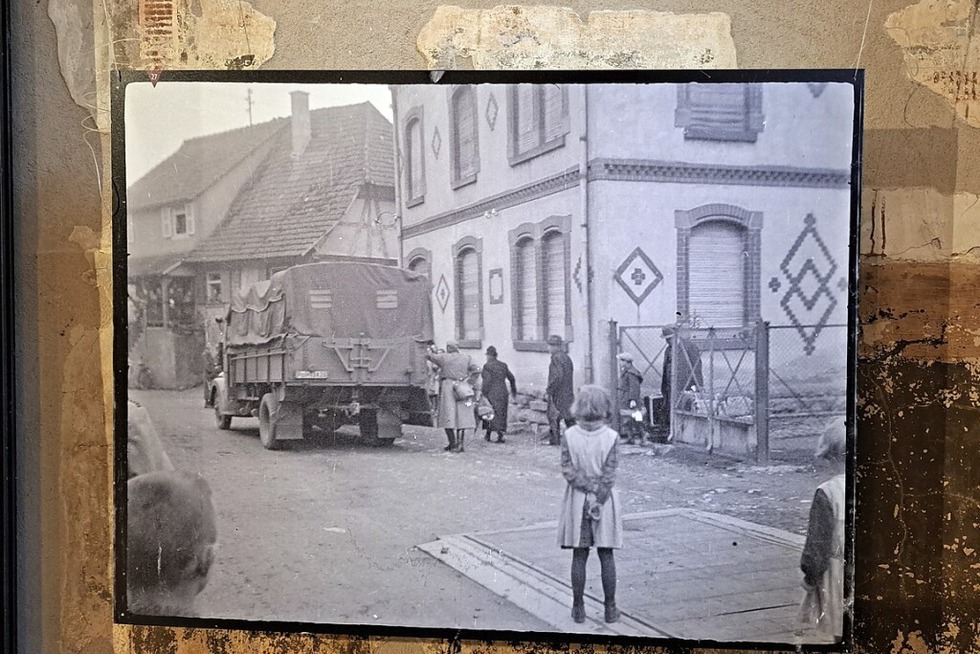 Eine Ausstellung mit Fotografien zur Deportation der badischen J�dinnen und Juden nach Gurs ist im Droste-H�lshoff-Gymnasium zu sehen - Badische Zeitung TICKET